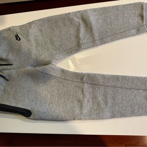 Like new - Youth Nike Tech gray sweatpants. Joggers Size XL